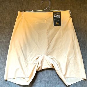 Wacoal Body Base Shorty